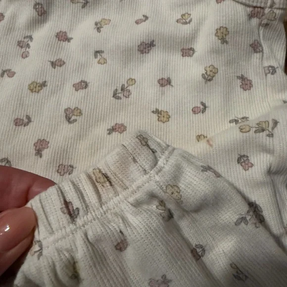 Quincy Mae Cream Floral Tank & Ruffle Short Set - Picture 3 of 5